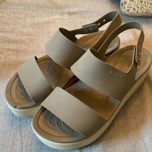 Tan Crocs …. Size 8!